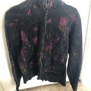 Beautiful lululemon hoodie